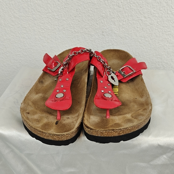 Birkenstock TATAMI RED Patent Leather Chain Key Locket Thong SANDALS 9.5 Narrow - Picture 5 of 11